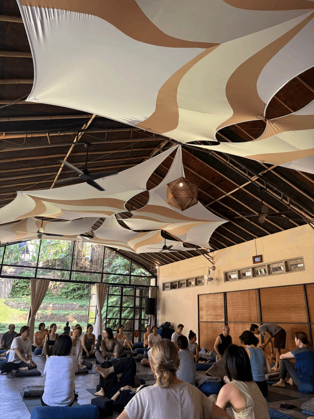 둘이서 떠나는 시간, 일상 너머의 대화를 열다— 수연님의 여행 이야기